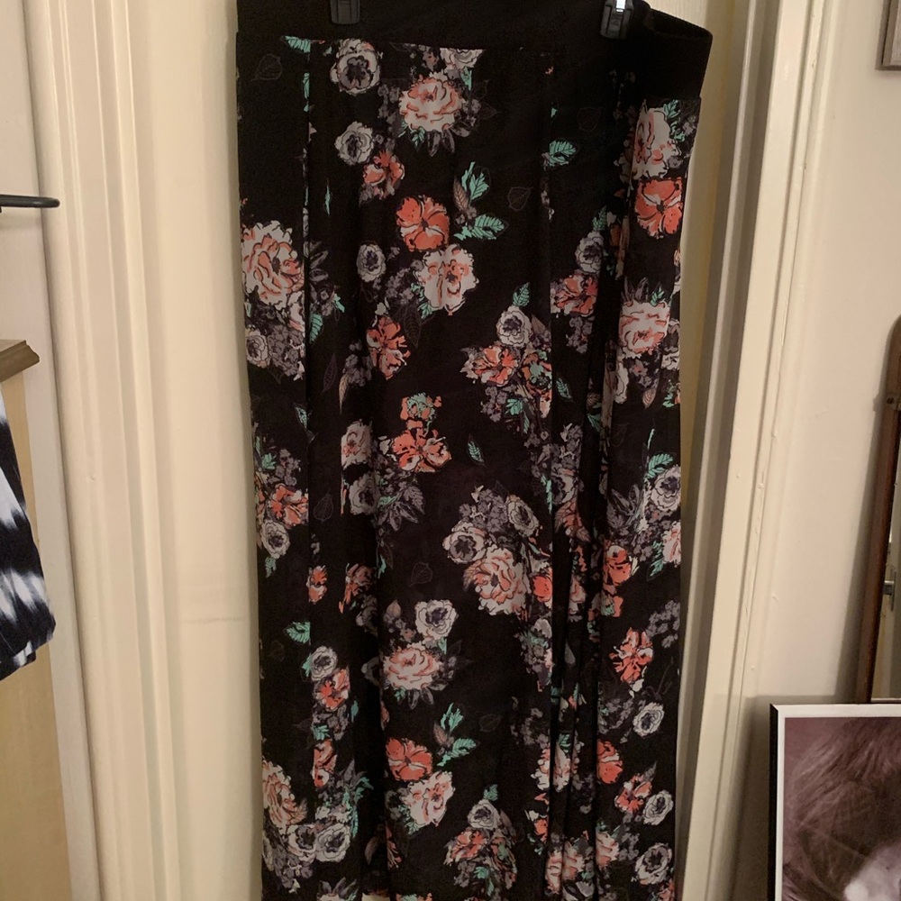 Torrid maxi skirt with attached bike shorts euc